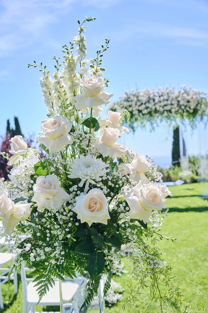 Detalle adorno floral. La wedding planner & designer de decoraciones de bodas exteriores