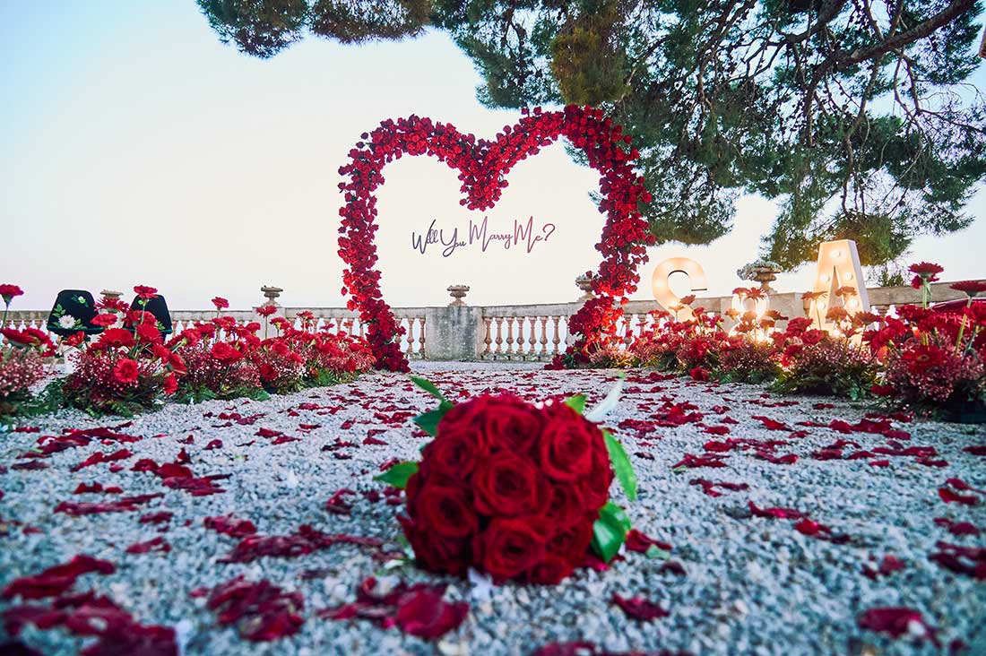 Decoración para Bride to be en rosas rojas