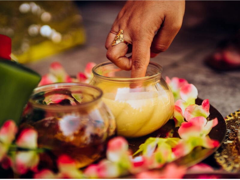 ofrenda-ritual-henna-huevo-rosas-y-vela